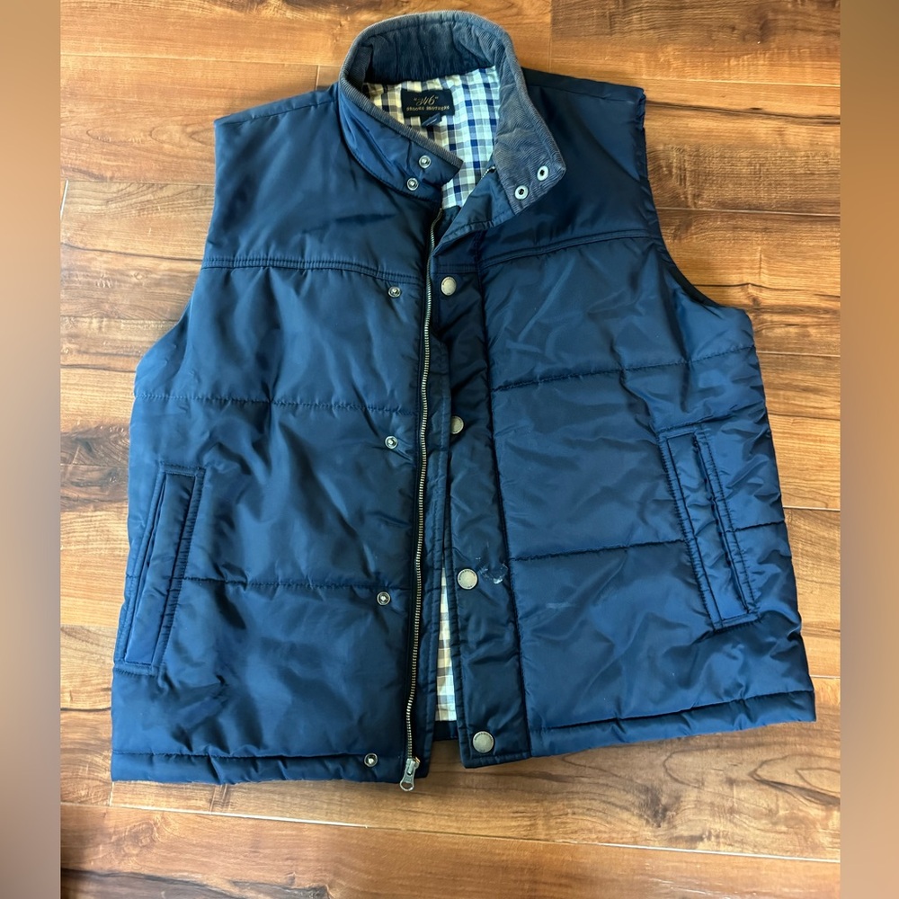 Brooks brothers navy “346” vest sz L